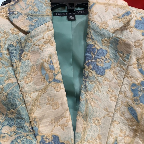 Nip on Boutique size 14 embroidered blazer!! Absolutely stunning!! - Picture 10 of 10